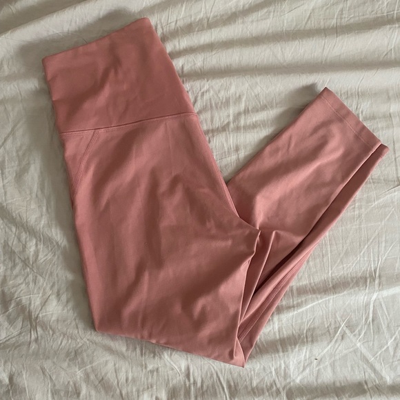 girlfriend collective leggings in primrose - Picture 3 of 5